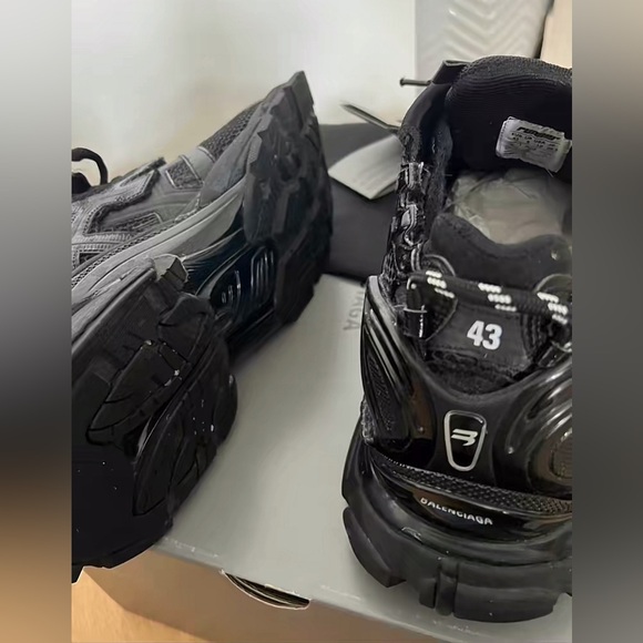 balenciaga track runners black worn 1 - Picture 5 of 5